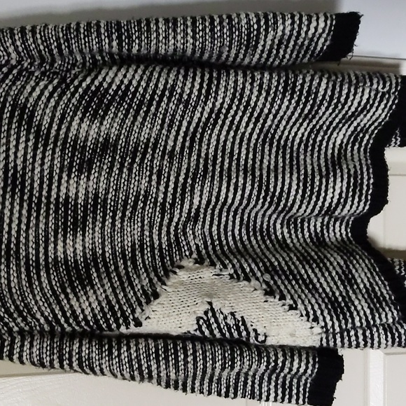 Oversized Chunky Knit Cardigan Black and White - Picture 6 of 7